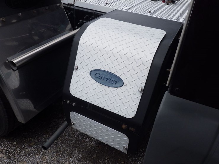 2019-peterbilt-579-image-7