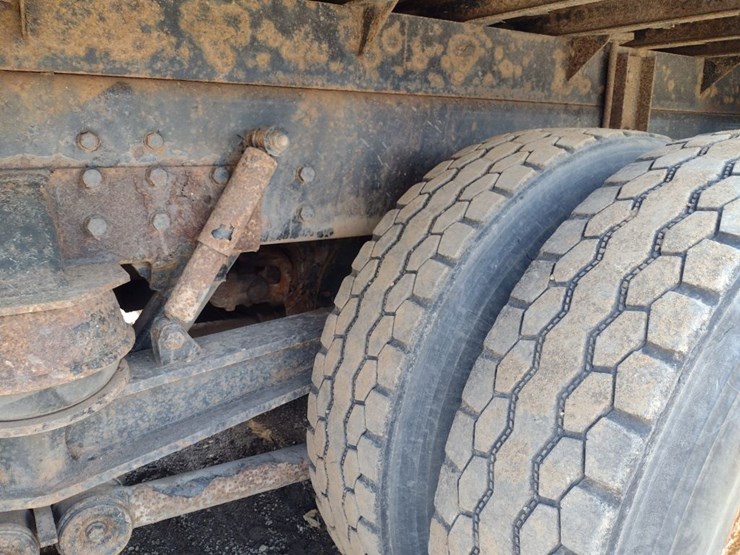 western-star-4900-image-37