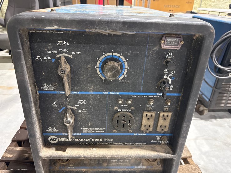 miller-bobcat-225g-image-11