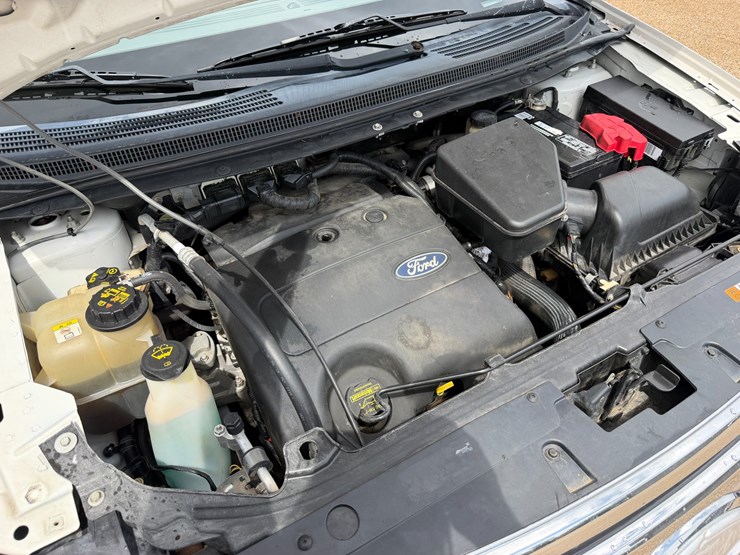 2011-ford-edge-image-7