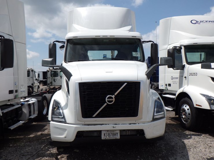 2020-volvo-vnr300-image-4