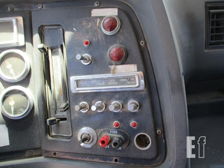1995-ford-ln8000-image-12