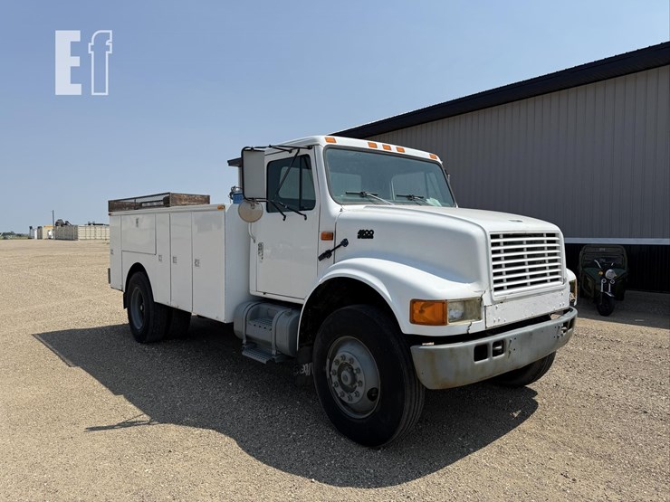 1995-international-4900-image-2