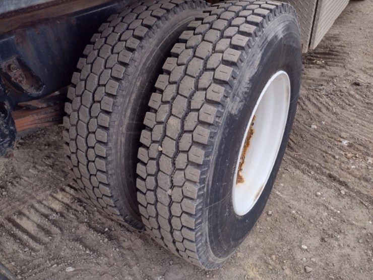 peterbilt-337-image-27