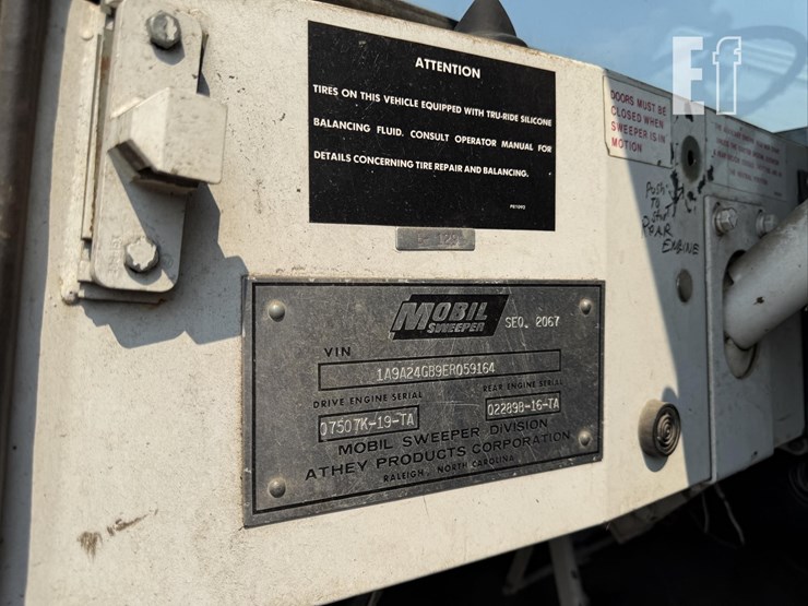 mobil-athey-street-sweeper-8401-image-21