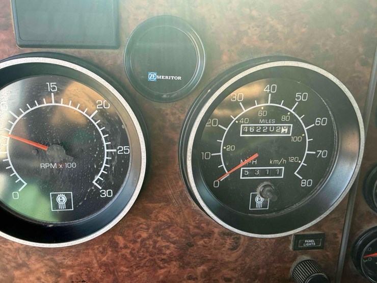 2004-kenworth-semi-image-22