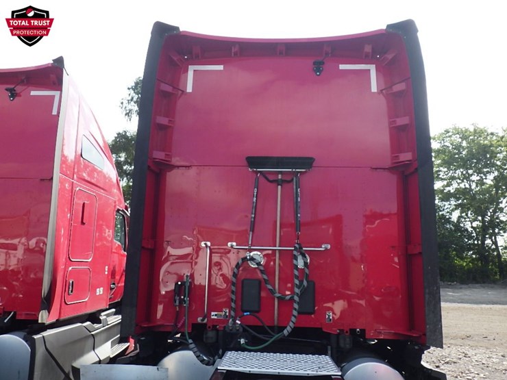 2025-kenworth-t680-image-14
