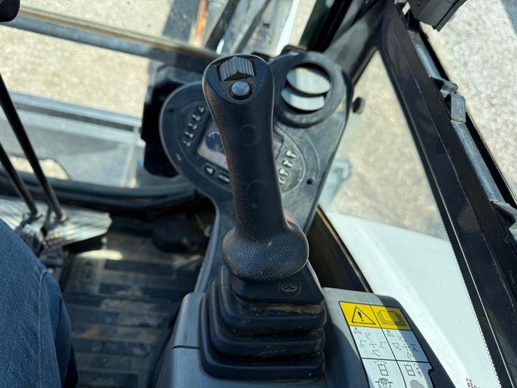 2023-bobcat-e50-image-23
