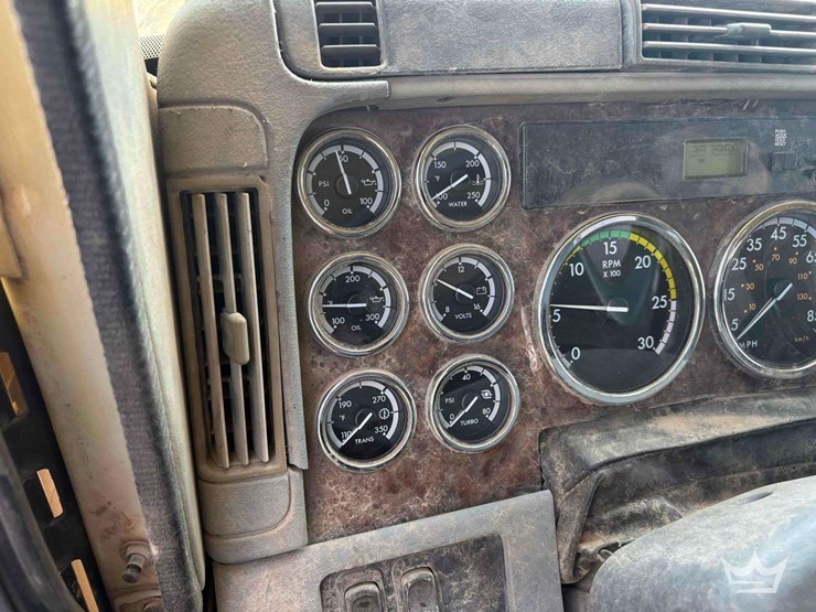 2007-freightliner-columbia-120-image-21