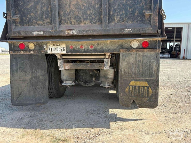 2007-freightliner-columbia-120-image-11