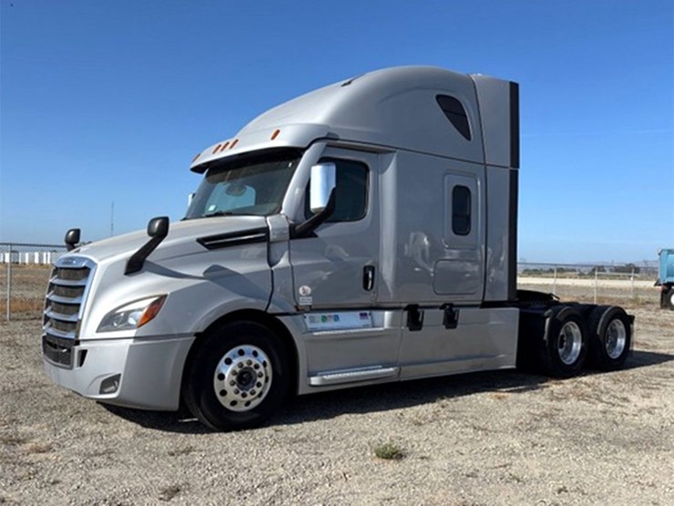 2022-freightliner-cascadia-126-image-1