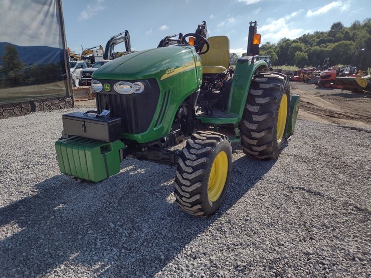 john-deere-4320-image-36