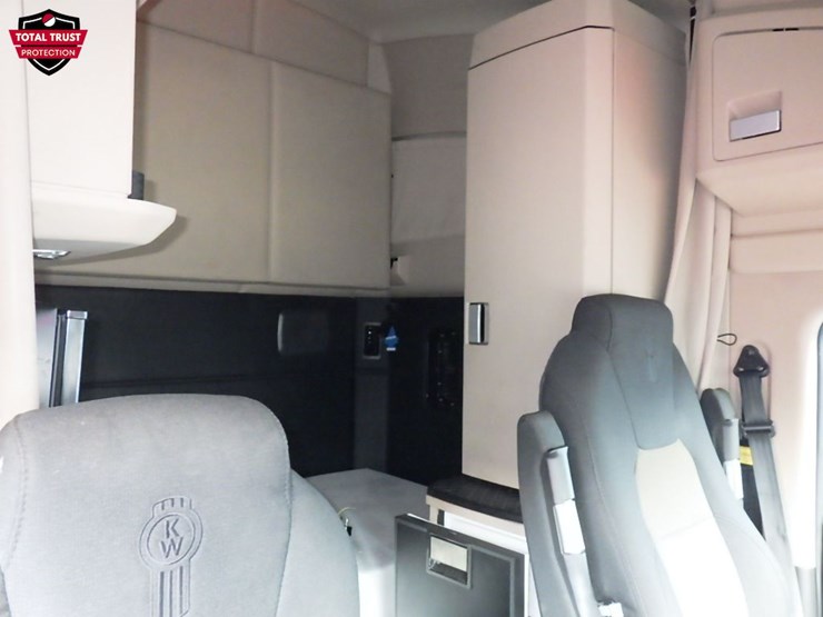 2025-kenworth-t680-image-6