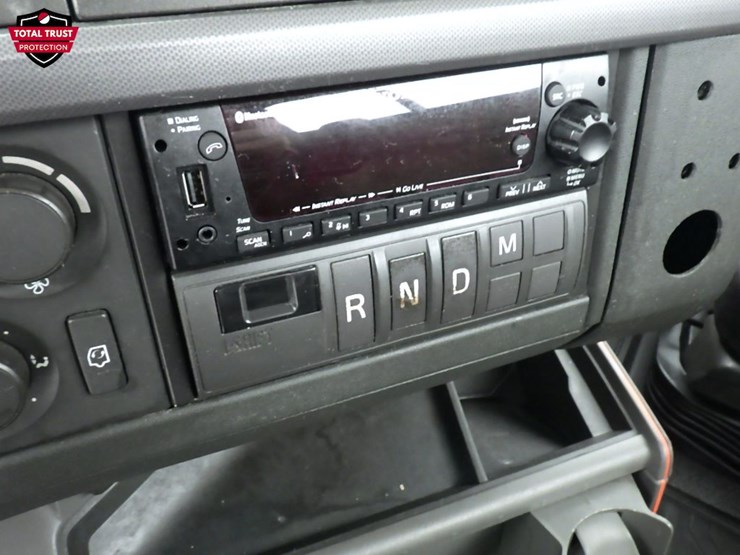 2024-volvo-vnr300-image-20
