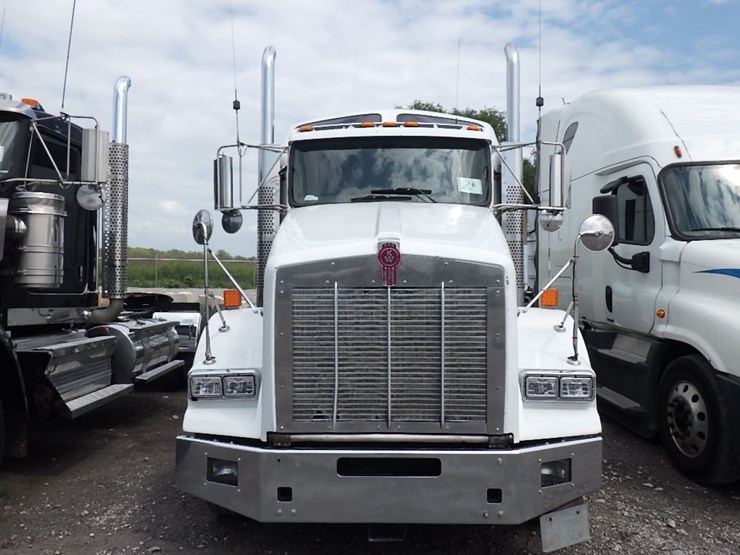 2016-kenworth-t800-image-2