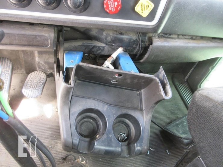 2015-kenworth-t800-image-10