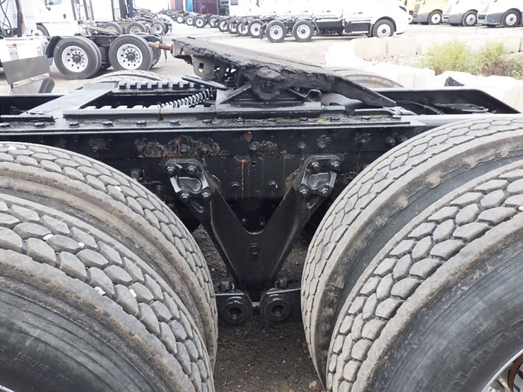 2016-kenworth-w900-image-15