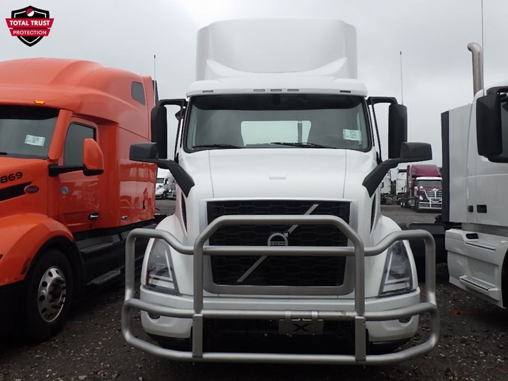 2024-volvo-vnr300-image-2