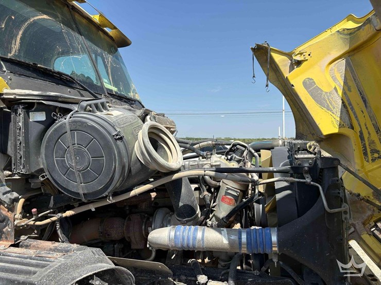 2007-freightliner-columbia-120-image-14