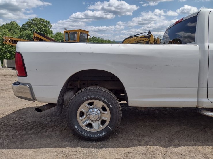 18-dodge-2500-image-21
