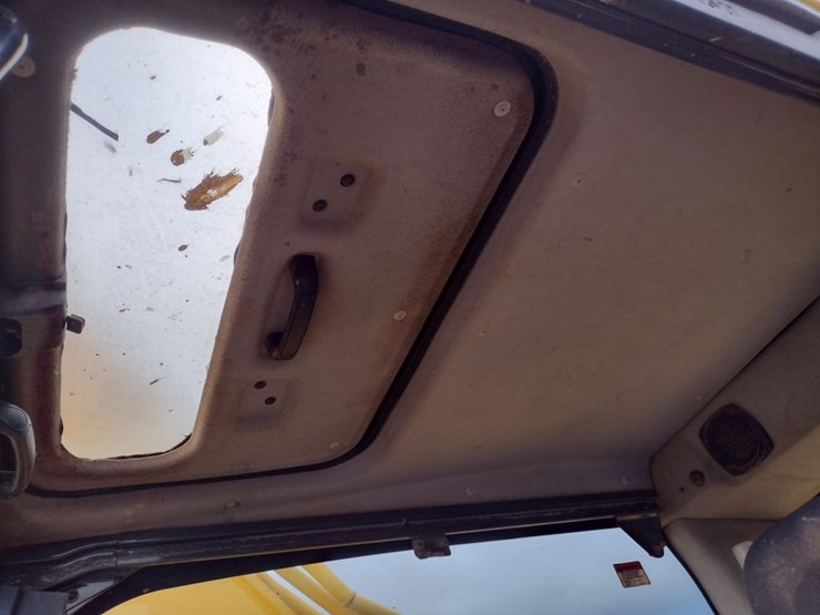 komatsu-pc350-lc-8-image-10