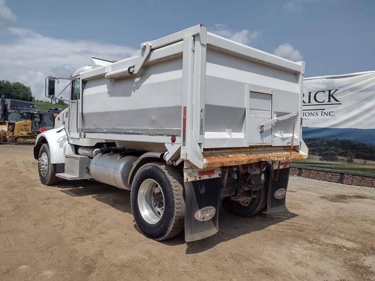 peterbilt-330-image-42