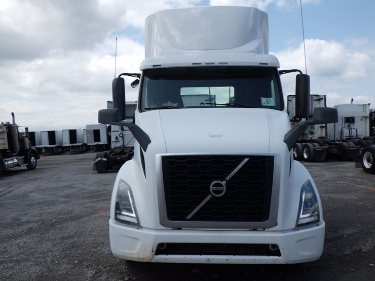 2020-volvo-vnr300-image-2