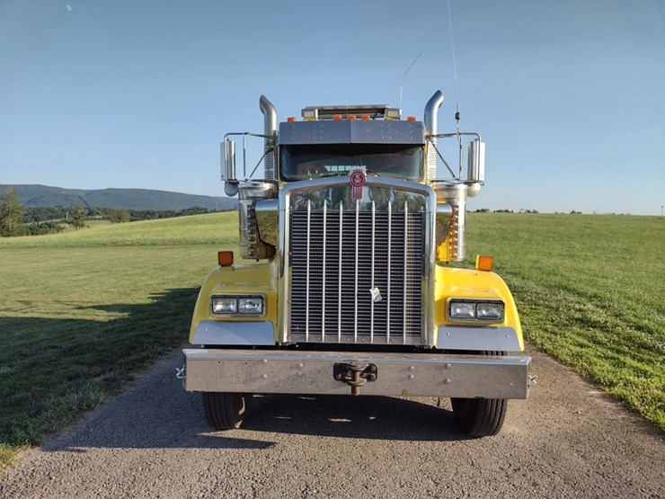 kenworth-w900-image-2