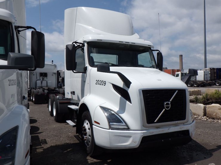 2020-volvo-vnr300-image-4