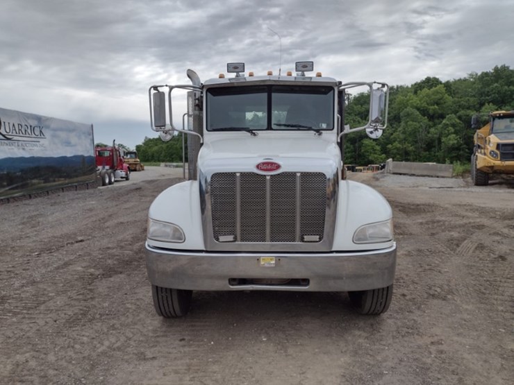 peterbilt-337-image-2