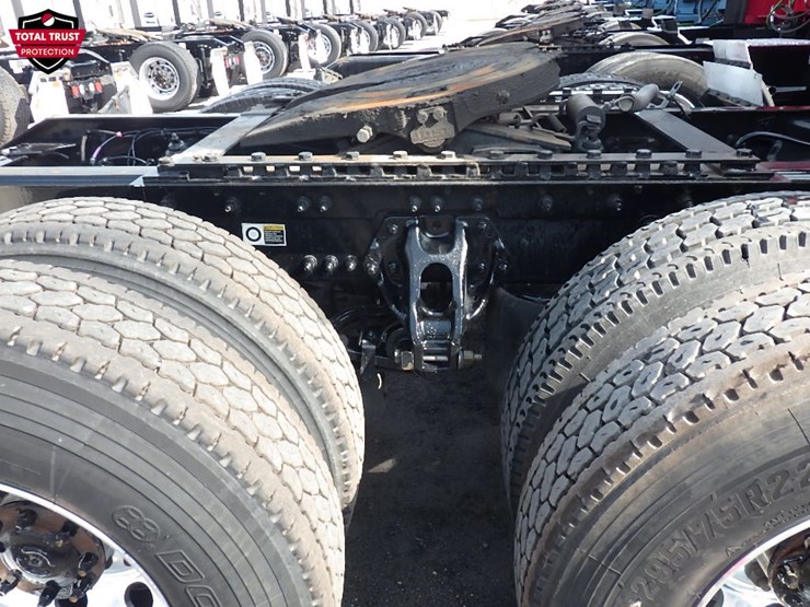 2025-kenworth-t680-image-10