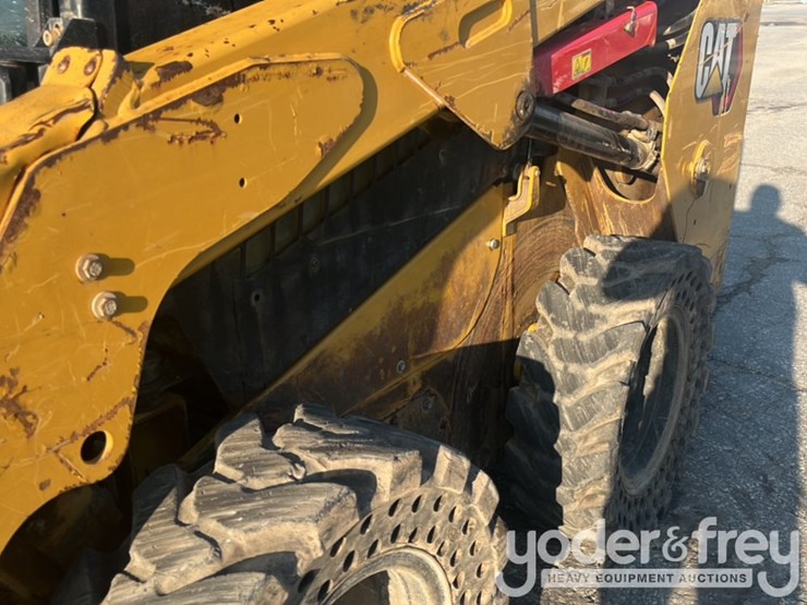 2021-caterpillar-236d-image-17