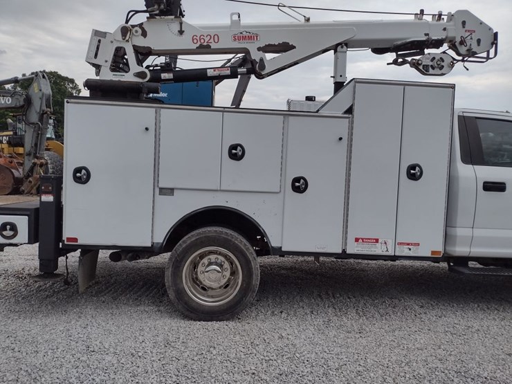 18-ford-f550-image-37