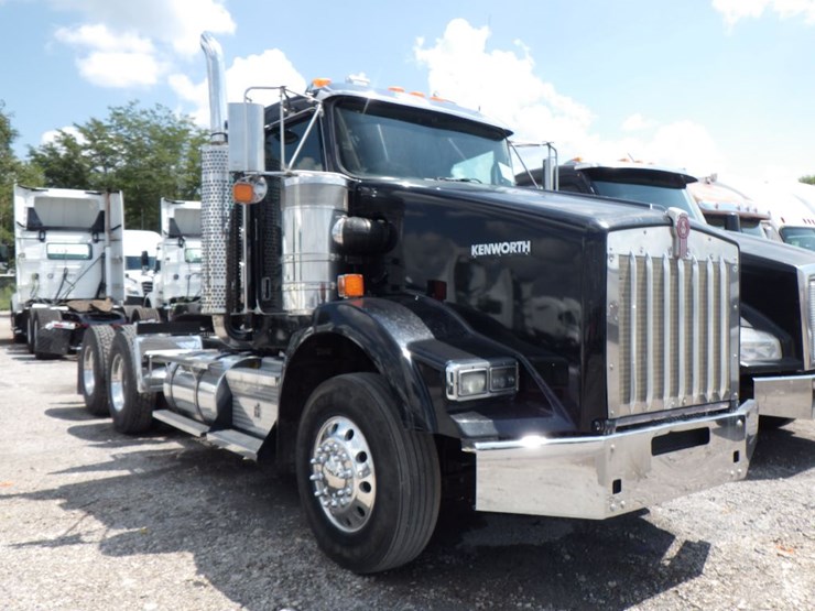 2015-kenworth-t800-image-3