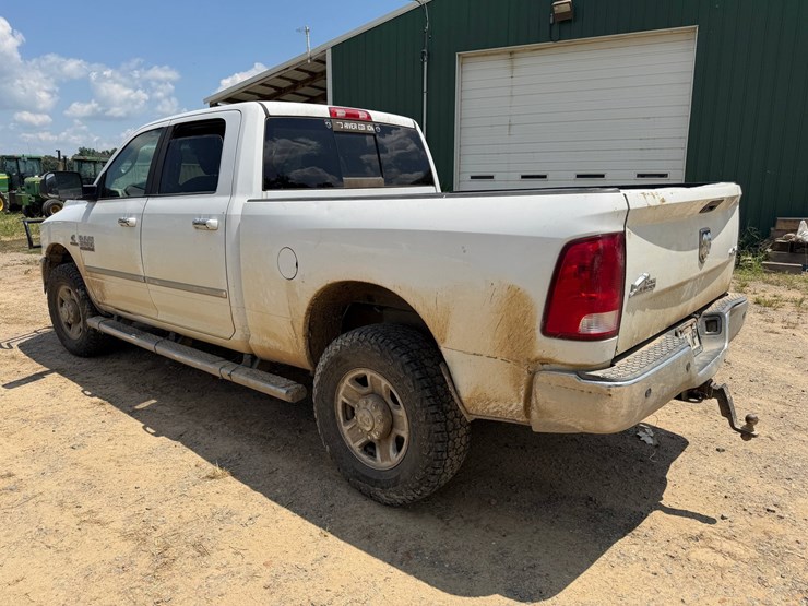 2015-dodge-2500-image-4