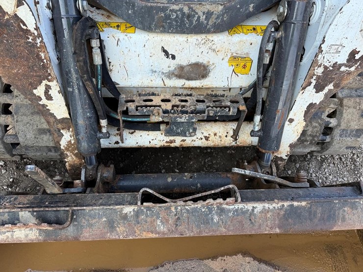 2022-bobcat-t550-image-10