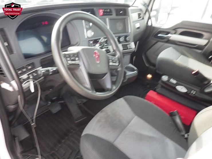 2024-kenworth-t680-image-17