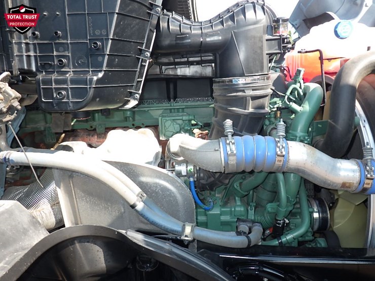 2026-volvo-vnl840-image-29