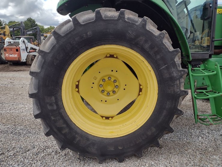 john-deere-7230-image-27