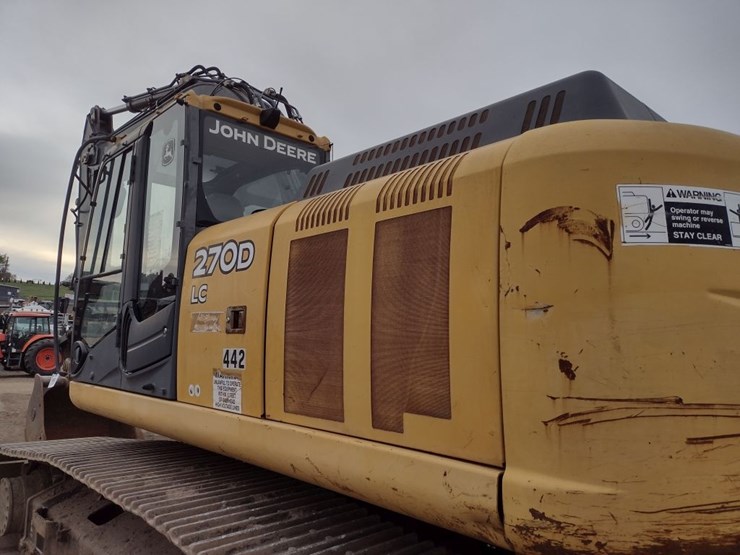 deere-270d-lc-image-25