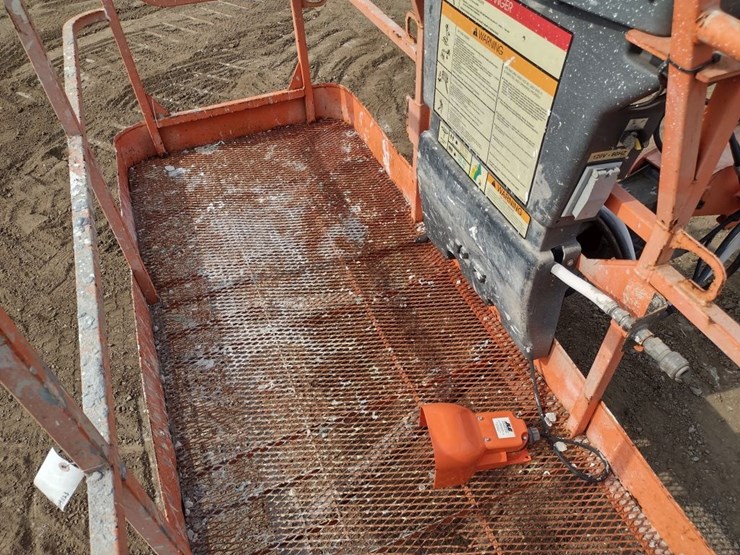 jlg-400s-image-10