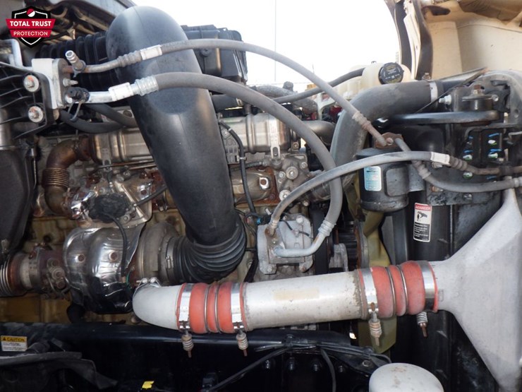 2023-freightliner-cascadia-126-image-24