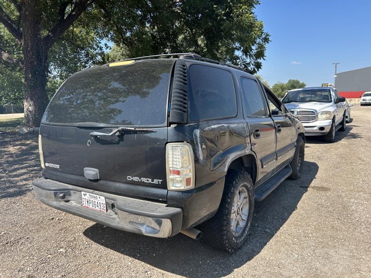 2003-chevrolet-tahoe-image-4