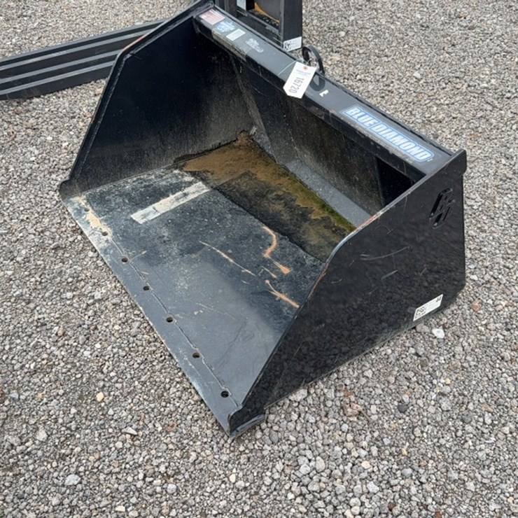 #2073 • BLUE DIAMOND 44" MINI SKID STEER SMOOTH BUCKET