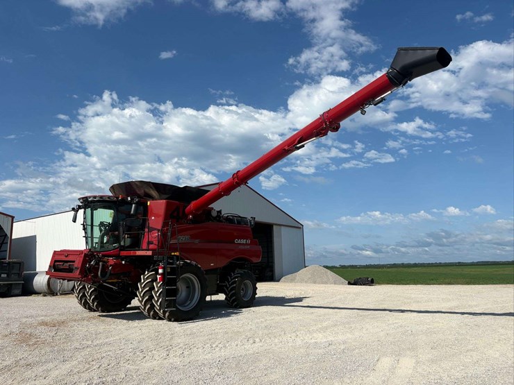 2020-case-ih-8250-image-1