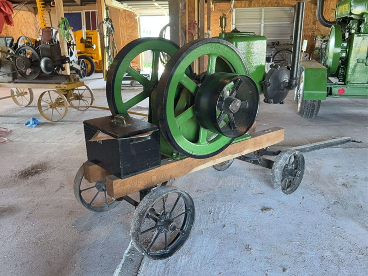 root-and-vandervoort-john-deere-4-horse-hit-and-miss-engine-with-cart-image-3