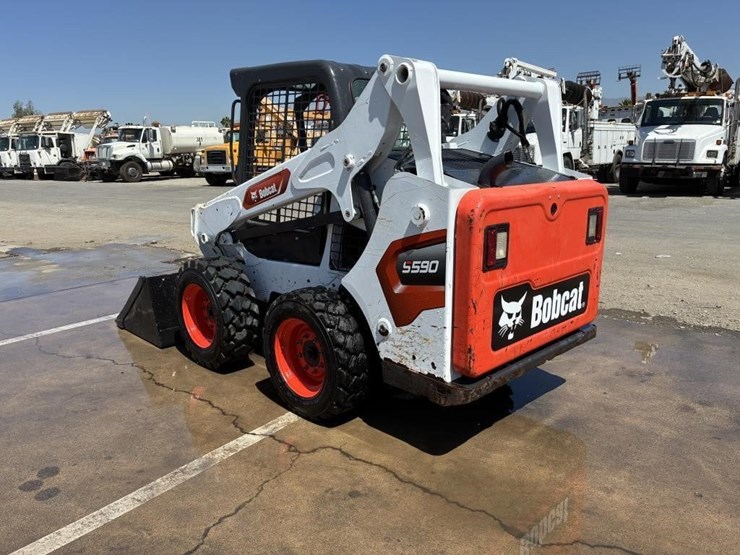 2022-bobcat-s590-image-4