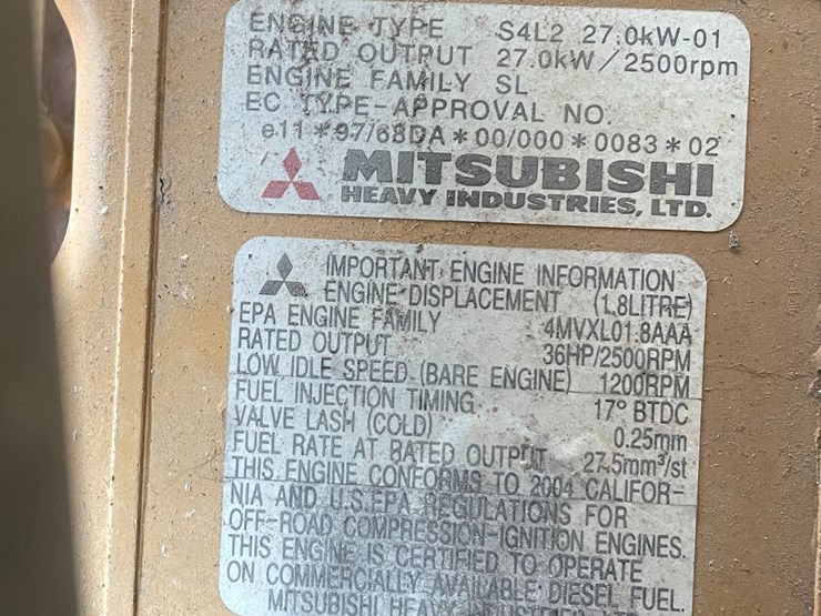 2004-caterpillar-304-image-21