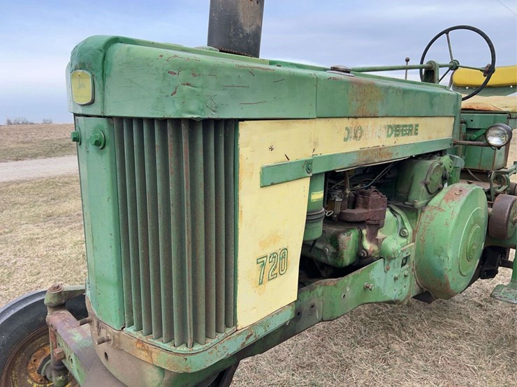 john-deere-720-image-14