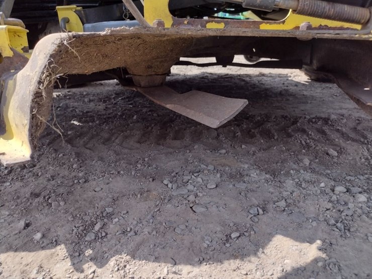 john-deere-2305-image-30
